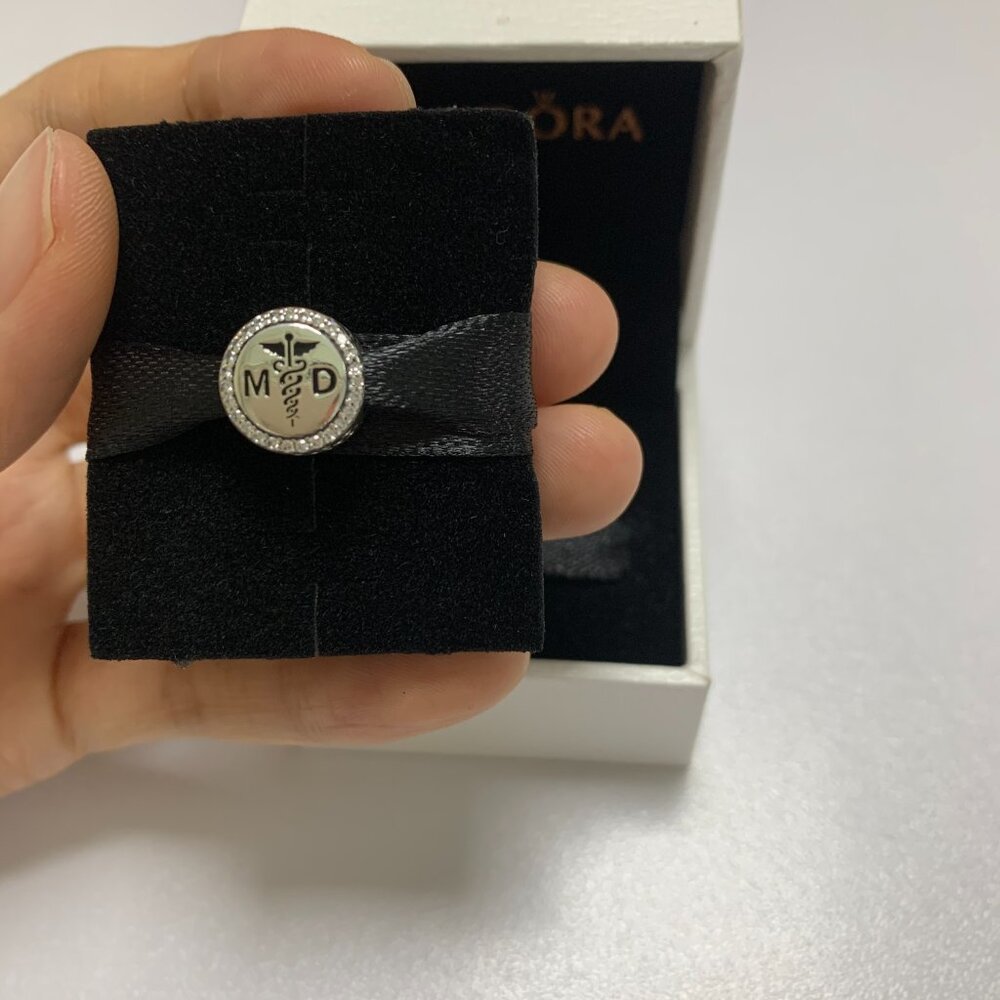 Rare Pandora MD Medical Doctor Circle Bead Charm